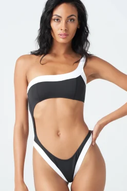 GIGI C Paris One Piece| One Pieces